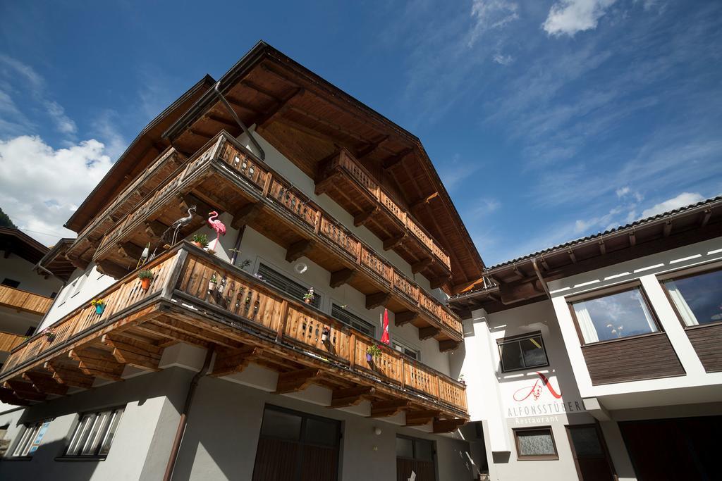 Alfonsstüberl - Ferienwohnungen&Restaurant Innervillgraten Exterior foto